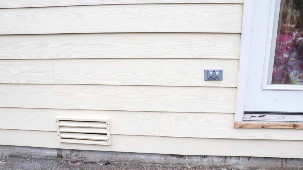 Expert Tips on How to Find Replacement Vinyl Siding for Your Home